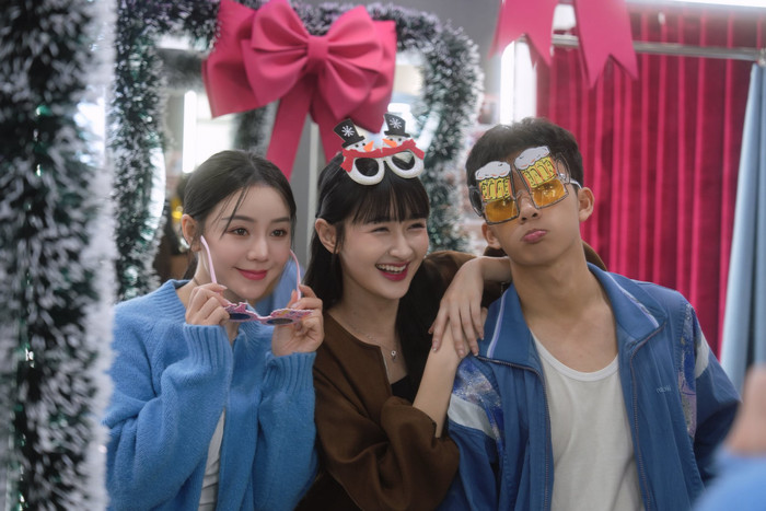 Hai người em của Quỳnh Kool trong phim do Ngọc Thuý và Sơn Tùng đảm nhận (Ảnh: FBNV).