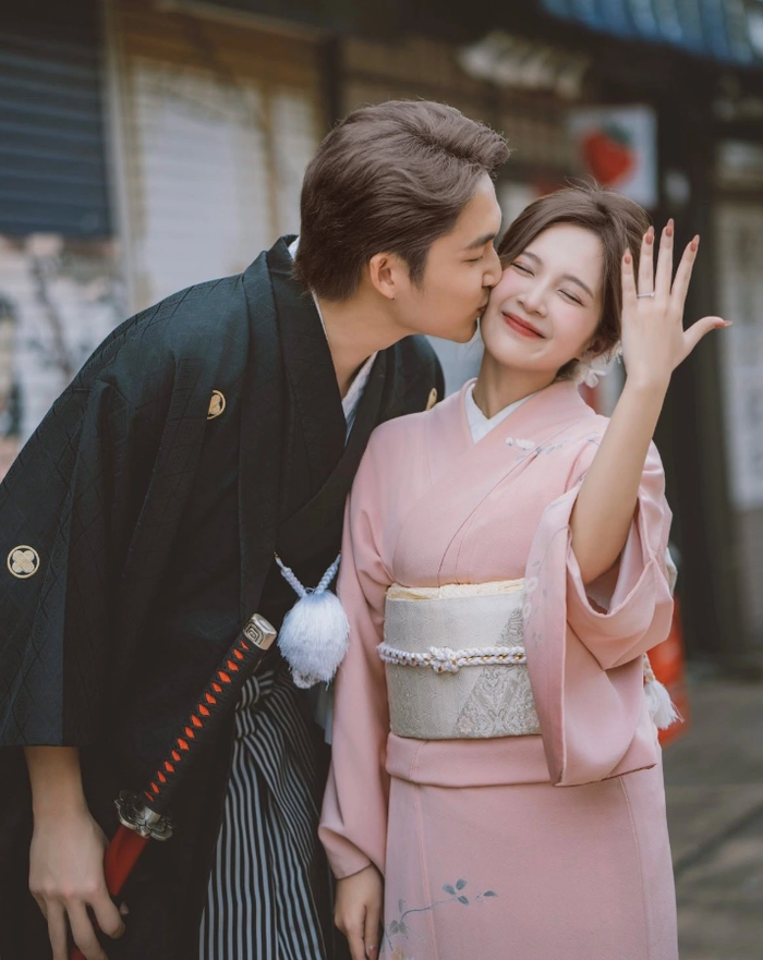 Khoảnh khắc Đình Tú cầu hôn Ngọc Huyền tại Nhật Bản tháng 6/2025