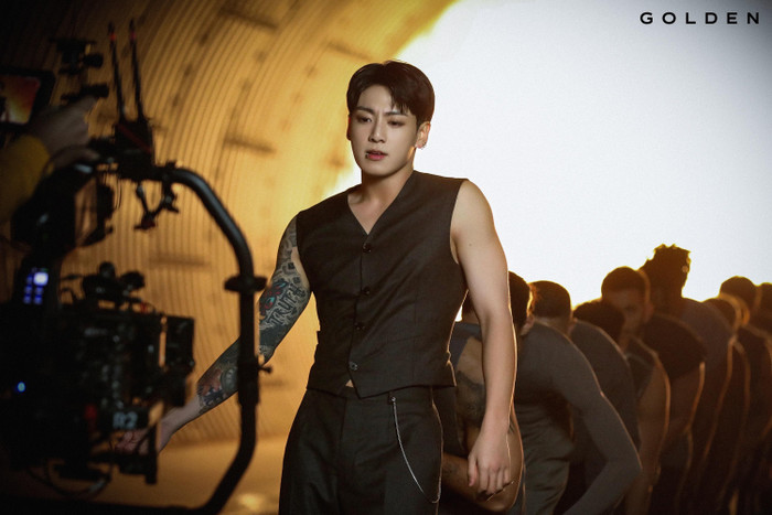 Jungkook muốn 'thoát kén'? Ảnh 4