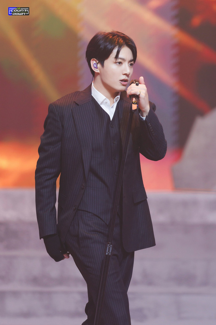 Jungkook muốn 'thoát kén'? Ảnh 8