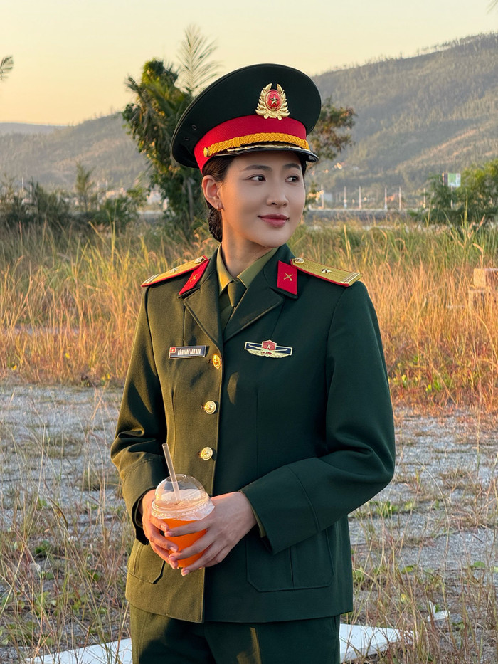 Trái với những góp ý về đài từ và diễn xuất, ngoại hình của Minh Trang vẫn nhận được nhiều lời khen (Ảnh: FBNV).