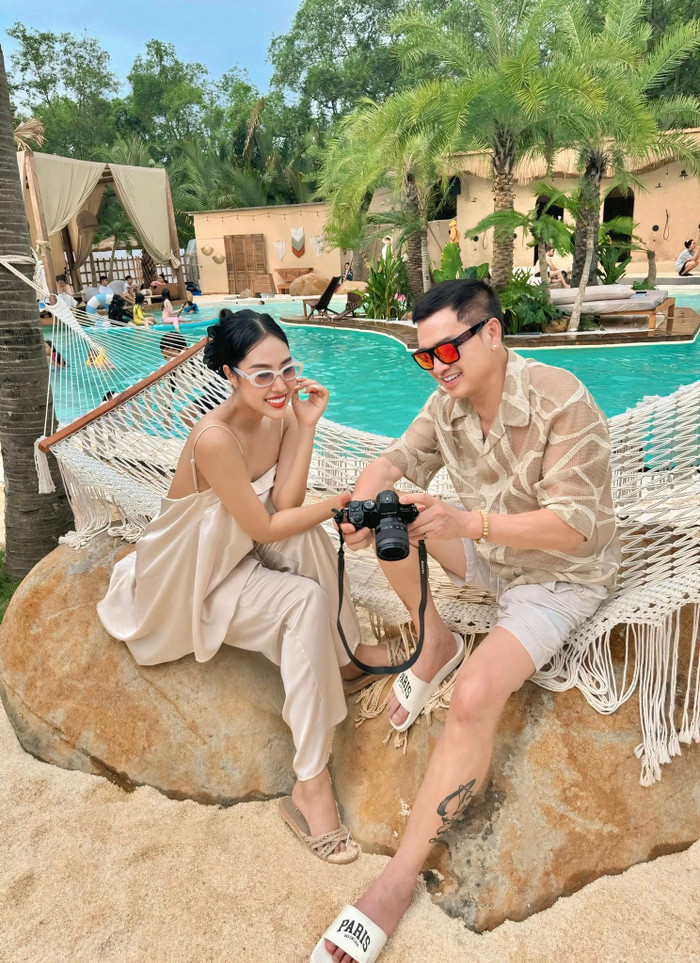 Nghệ sĩ Quang Minh và vợ trẻ hiện có hôn nhân viên mãn.&nbsp;