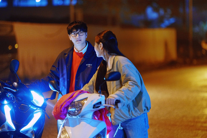 Trong tập 2 của Bước Chân Vào Đời, Huỳnh Anh bỗng trở thành cái tên gây tranh cãi trên màn ảnh nhỏ.