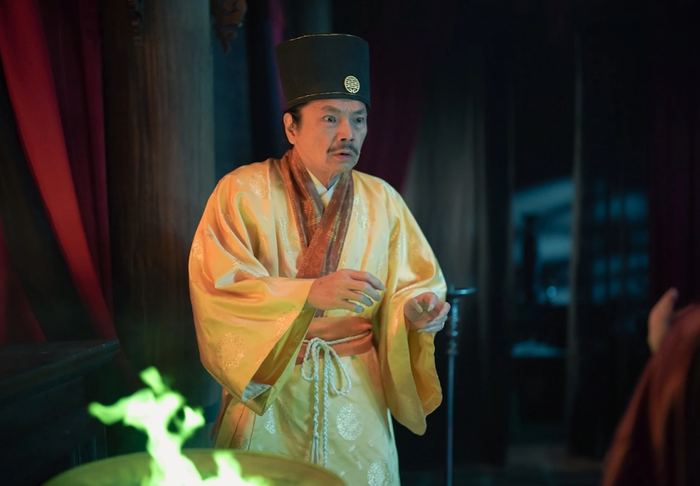 Song Hỷ Lâm Nguy là dự án đánh dấu sự trở lại của NSND Trung Anh sau bộ phim Khế Ước Bán Dâu.