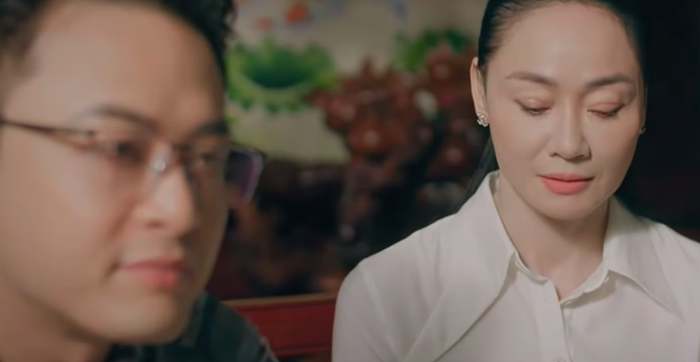 Gương mặt nữ diễn viên trở thành đề tài bàn luận vì biểu cảm khi quay cận