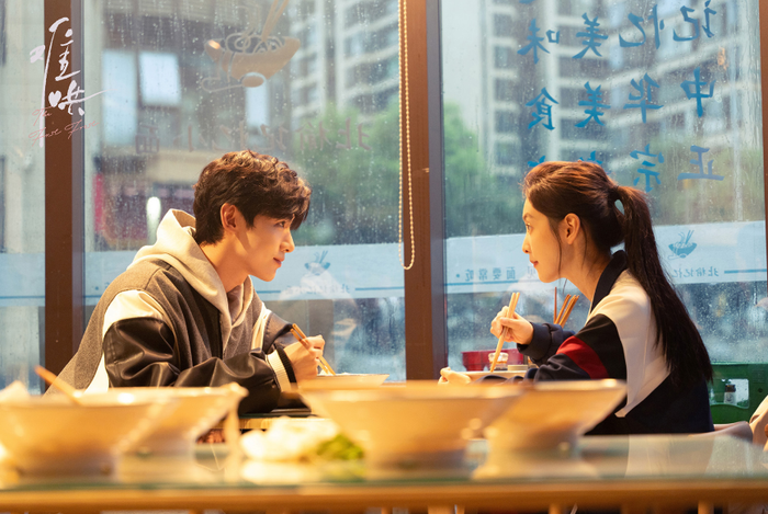 Khó Dỗ Dành từng tạo hiệu ứng đáng chú ý ngay từ giai đoạn chuẩn bị, khi ghi nhận hơn 2 triệu lượt đặt xem trước trên Youku.