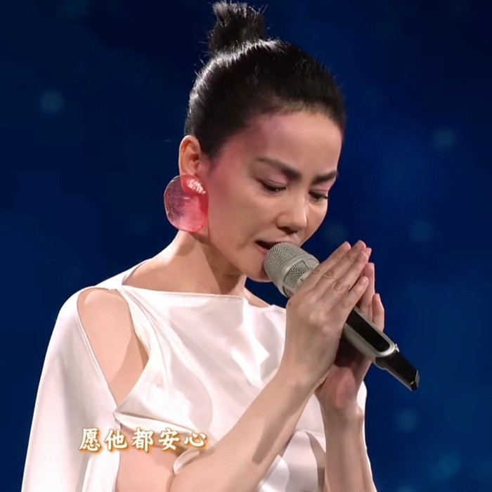 Vương Phi chứng minh sức hút bền bỉ dù không hoạt động quá dày đặc trong lĩnh vực phim ảnh.