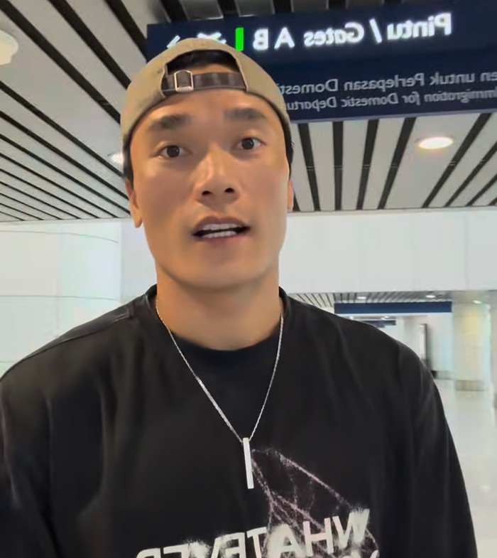 Chuyến đi sang châu Âu đoàn tụ cùng gia đình bên ngoại mang ý nghĩa tinh thần với thủ môn Bùi Tiến Dũng, trước khi đối diện bài toán lớn về tương lai.