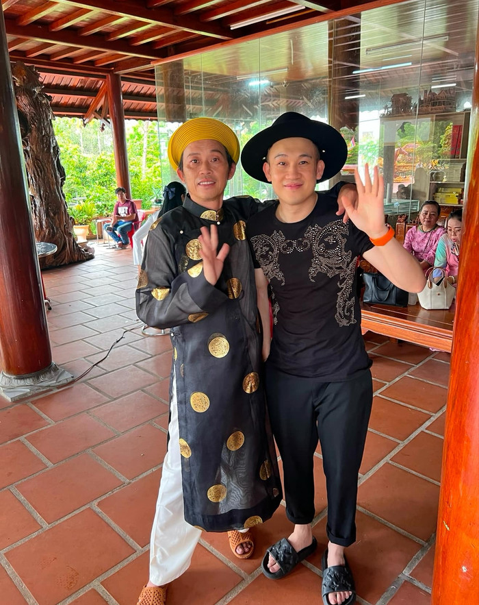 Dương Triệu Vũ thường xuyên cập nhật tình hình của Hoài Linh để khán giả được biết.