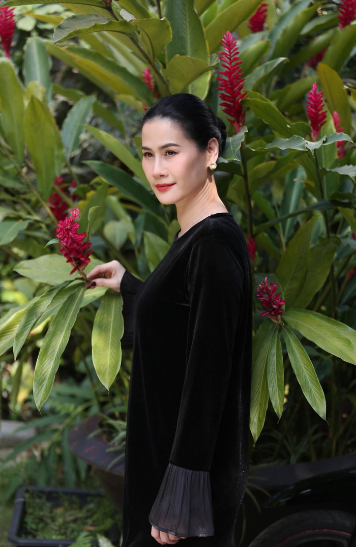 Sau thành công của Mưa Đỏ, Thân Thuý Hà vẫn tiếp tục với những dự án truyền hình (Ảnh: FBNV).