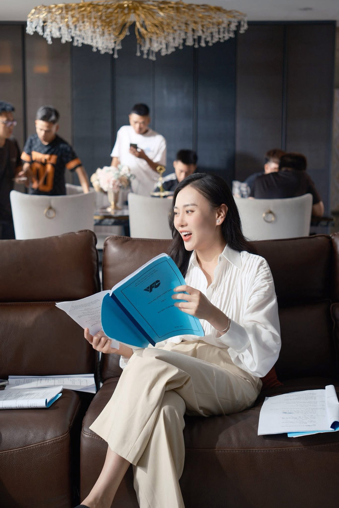 Nếu vững tâm vượt qua giông bão lần này, Phương Oanh hoàn toàn có thể trở lại mạnh mẽ hơn với những dự án nặng tâm lý (Ảnh: FBNV).