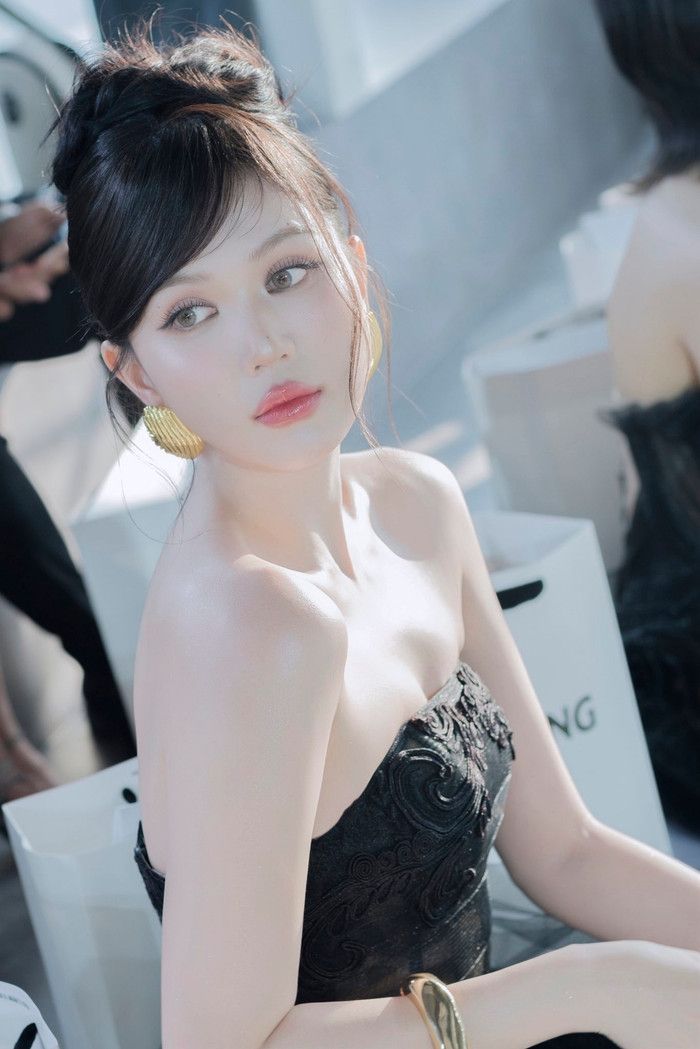 Khán giả bày tỏ lo lắng cho Ngọc Trinh sau khi lựa chọn ngã rẽ mới. Ảnh: FBNV