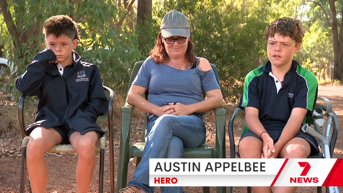 Cậu bé 13 tuổi bơi suốt 4 giờ giữa biển dữ, cứu sống mẹ và hai em Ảnh 3