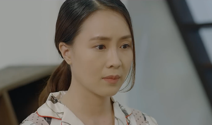 Hồng Diễm trong Hoa hồng trên ngực trái (2019).