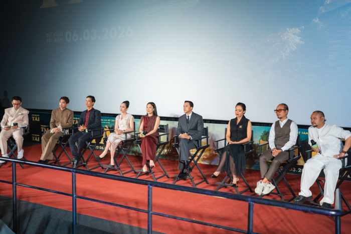 Dàn diễn viên phim Tài xuất hiện tại buổi công bố dự án