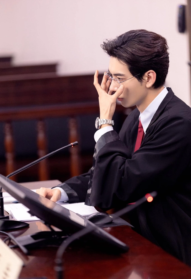 Trần Tinh Húc: 4 lần hóa thân tổng tài khiến hội chị em 'quên lối về' Ảnh 6