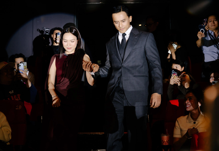 Mỹ Tâm và Mai Tài Phến nắm tay xuất hiện tại showcase phim điện ảnh Tài chiều 3/2, trở thành tâm điểm chú ý của khán giả