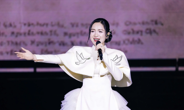 Nguyễn Duyên Quỳnh lộ khoảnh khắc hát nhép ở Làn Sóng Xanh khiến dư luận xôn xao.