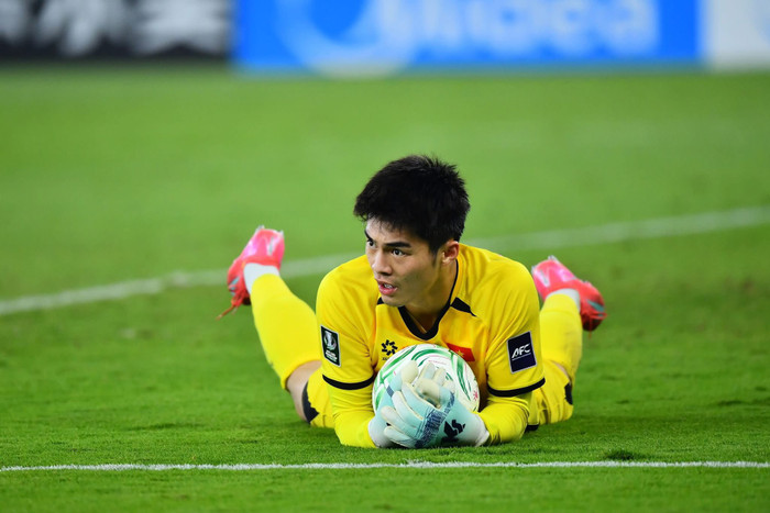 Transfermarkt đánh giá Trần Trung Kiên vượt xa thủ môn Bùi Tiến Dũng. Ảnh: AFC