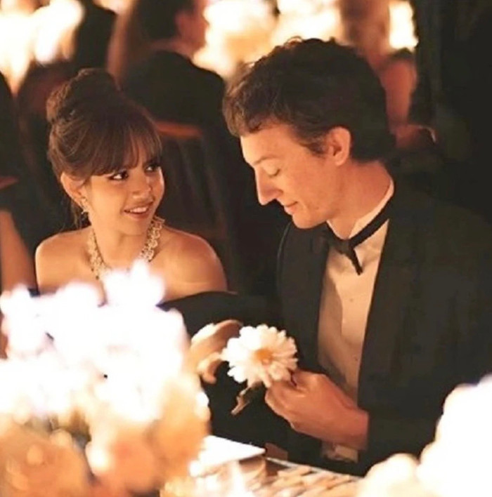 Xôn xao clip nữ ca sĩ hàng đầu showbiz vào khách sạn cùng bạn trai tỷ phú Ảnh 2