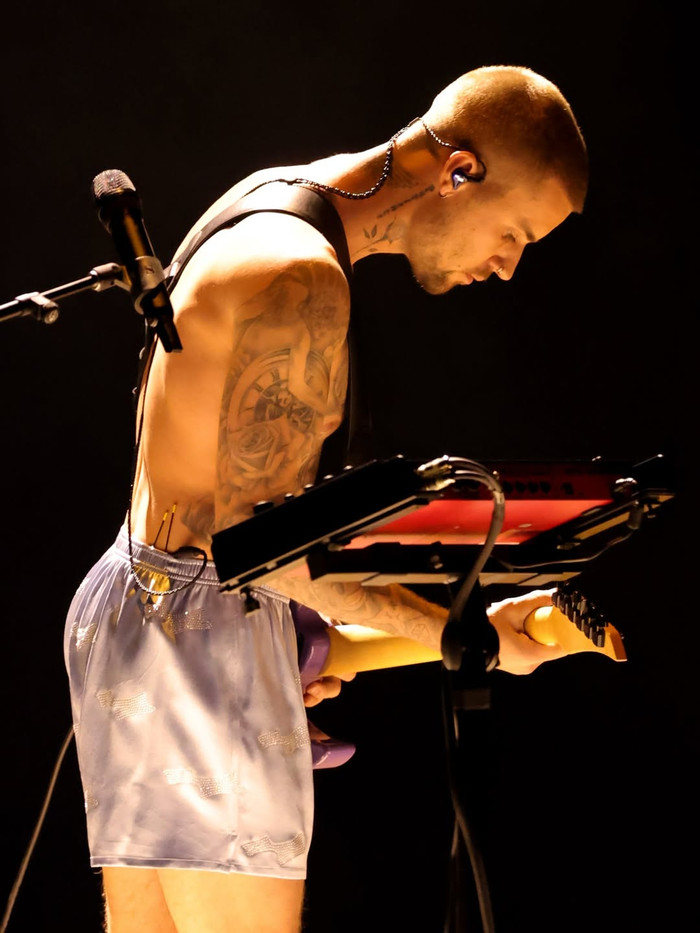 Justin Bieber gây tranh cãi với hình xăm lưng tại GRAMMY 2026: Tri ân Hailey hay ám chỉ Selena Gomez? Ảnh 5