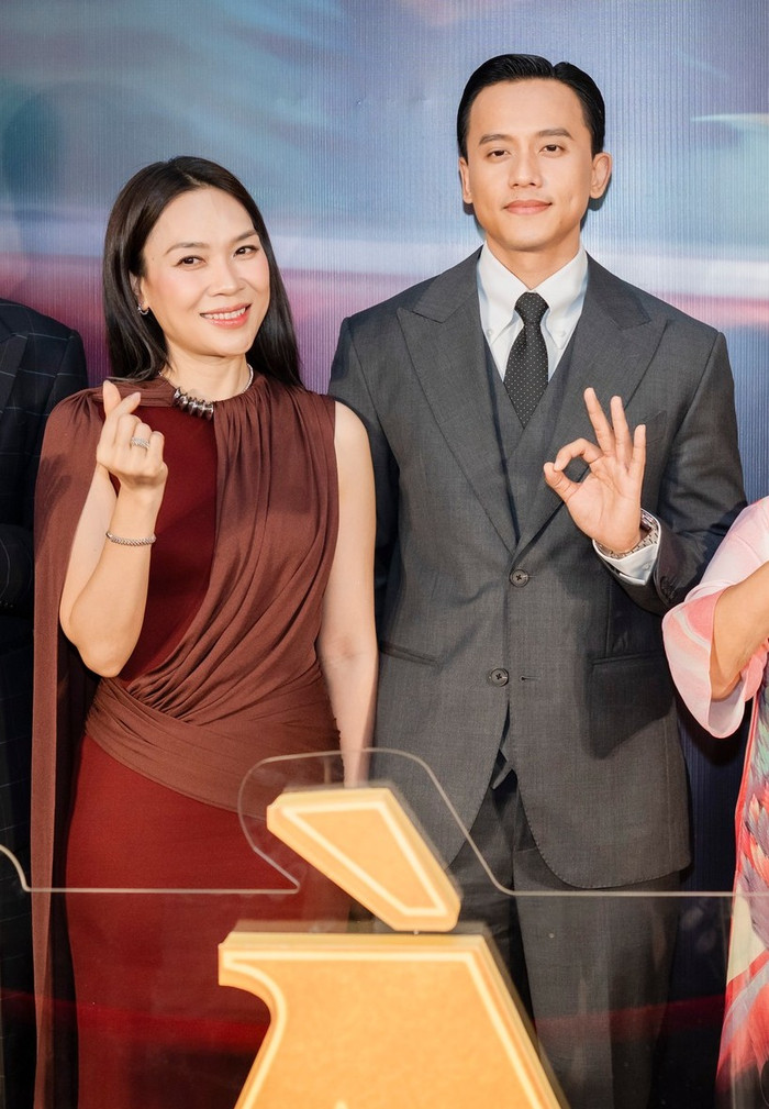 Khán giả 'bùng nổ' với hàng loạt suy đoán về mối quan hệ 'mập mờ' của Mỹ Tâm và Mai Tài Phến. Ảnh: FBNV