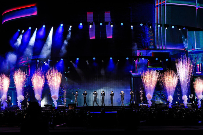 Giá vé concert Kpop đang thách thức sức chịu đựng của người hâm mộ? Ảnh 2