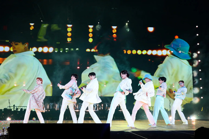 Giá vé concert Kpop đang thách thức sức chịu đựng của người hâm mộ? Ảnh 4