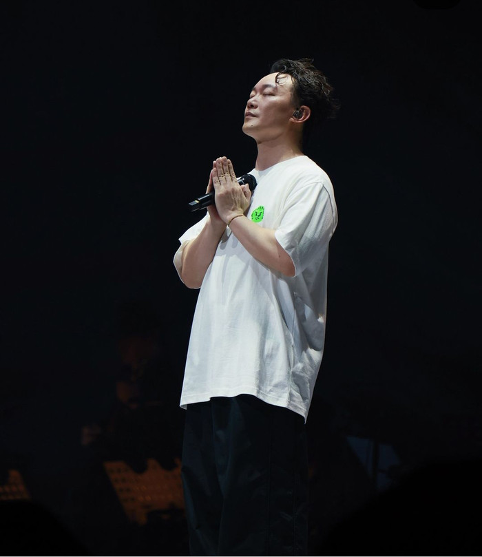 Nam ca sĩ được chính quyền 'thưởng nóng' 3,5 tỷ đồng Ảnh 1