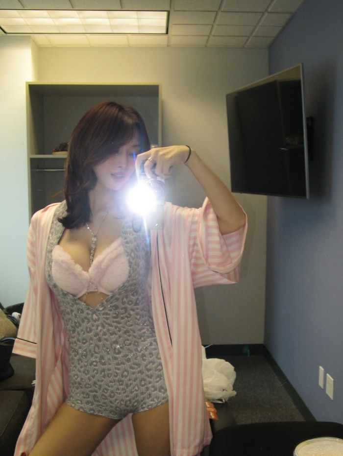 Nữ ca sĩ hiền lành nay nóng bỏng đến 'nghẹt thở', khán giả phản ứng mạnh mẽ Ảnh 4