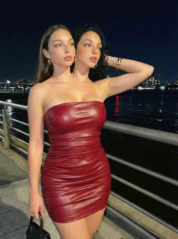 Cô gái 2 đầu nổi tiếng thế giới sau khi bị 'phanh phui' bí mật Ảnh 1