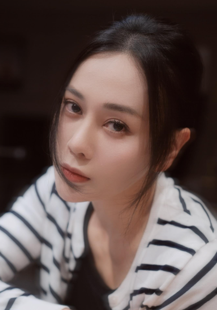 Nữ diễn viên chọn nhịp sống trầm lắng, ưu tiên gia đình và hạn chế xuất hiện trước truyền thông