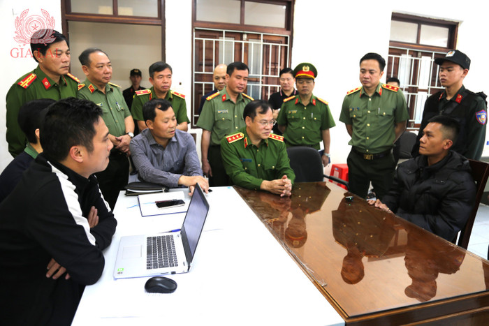 Thượng tướng Nguyễn Văn Long - Ủy viên Trung ương Đảng, Ủy viên Ban Thường vụ Đảng ủy Công an Trung ương, Thứ trưởng Bộ Công an, Trưởng Ban Chuyên án làm việc với đối tượng Phạm Anh Tài. Ảnh: Công an tỉnh Gia Lai