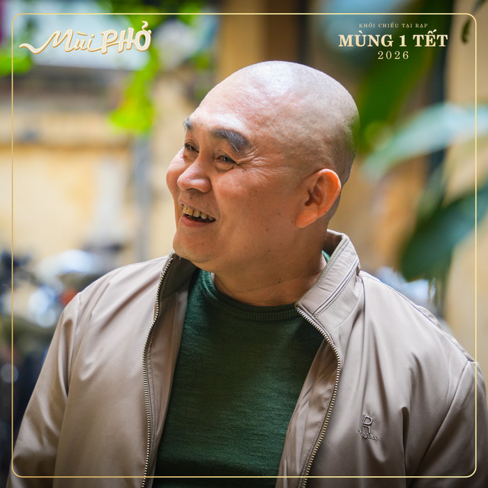 Nghệ sĩ Xuân Hinh đảm nhận vai diễn là một nghệ nhân nấu phở truyền thống tại Hà Nội.