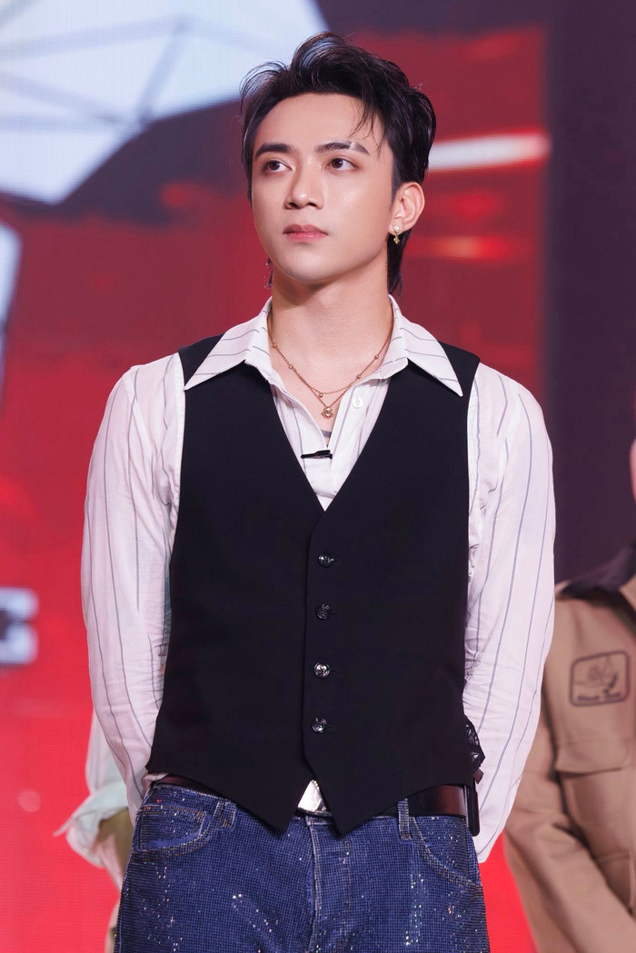 Soobin cho biết chưa thể ra ngoài với tình trạng sức khoẻ hiện tại. Ảnh: FBNV