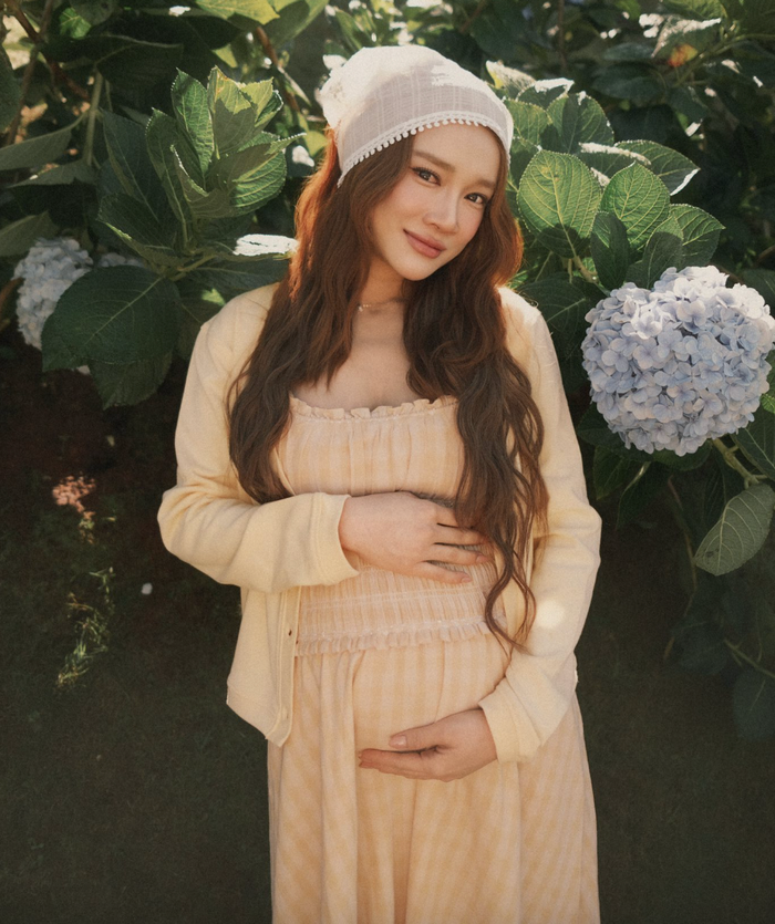 Nhã Phương trước khi sinh con thứ ba đã thực hiện bộ ảnh đong đầy ý nghĩa tại Đà Lạt. Ảnh: FBNV