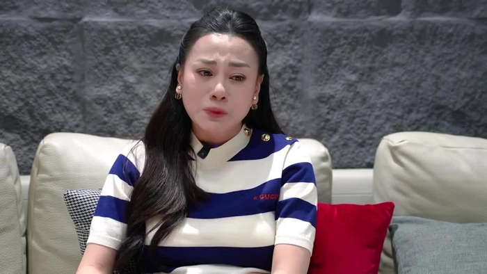 Phương Oanh hiện đang có quãng thời gian im ắng, từ nghệ thuật đến mạng xã hội.