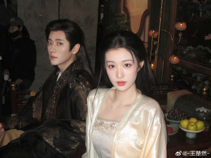 Hiện, phim của Vương Sở Nhiên và Thừa Lỗi đang nhận sự quan tâm đặc biệt từ khán giả.