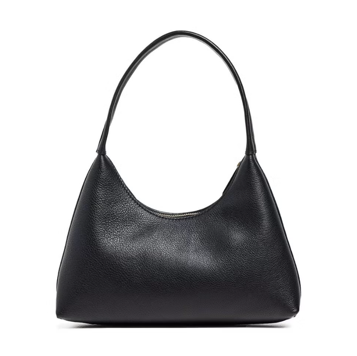 Mansur Gavriel từ lâu đã là thương hiệu được ưa chuộng cho những chiếc túi xách chất lượng với mức giá tầm trung. Mẫu Mini Candy của họ được thiết kế để đựng những vật dụng cần thiết và có thể đeo vai hoặc xách tay. Chất liệu da sần màu đen mang vẻ đẹp vượt thời gian, phù hợp cho cả công sở lẫn những buổi hẹn hò ăn tối. Ảnh: Harpers Bazaar