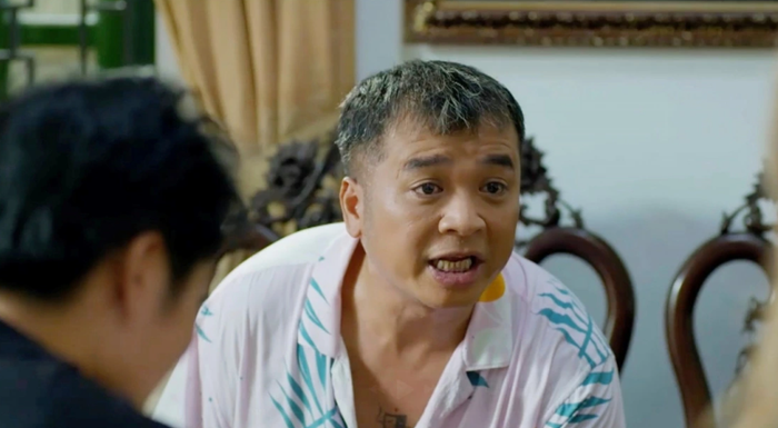 NSƯT Tiến Minh trong vai ông Thăng, người bố bán thịt lợn với vẻ ngoài bình dân nhưng giàu nội tâm