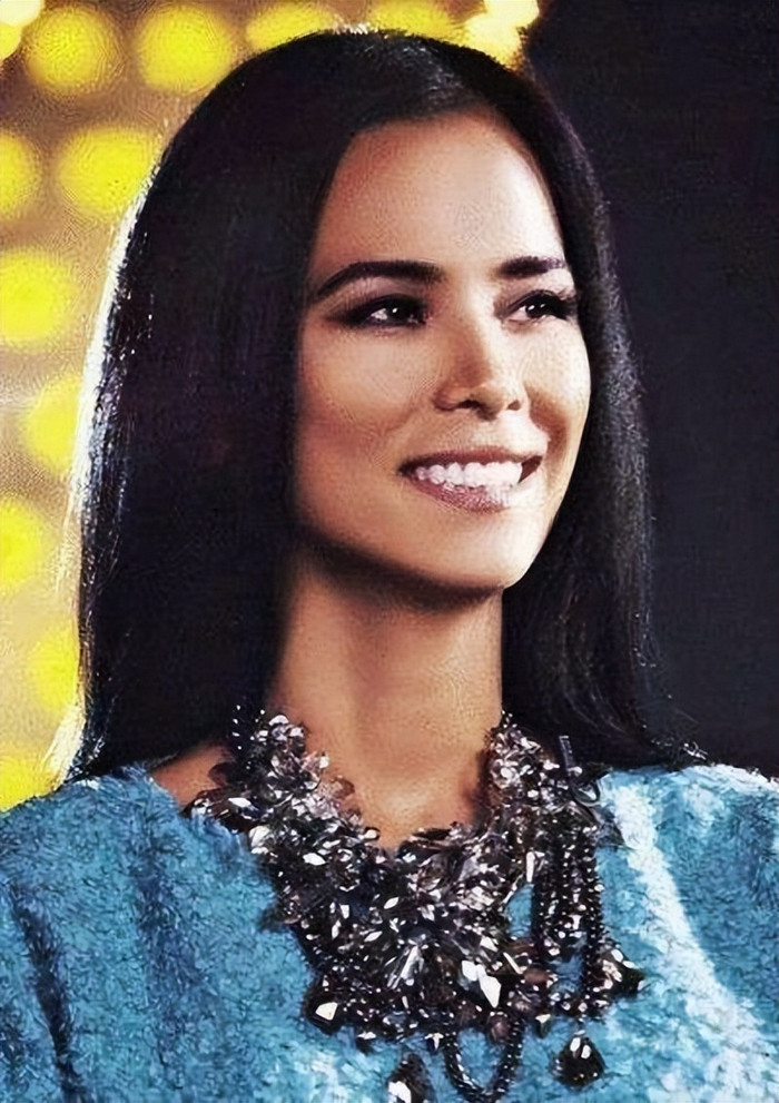 Nữ ca sĩ rơi vào bi kịch lấy chồng ngoại quốc hơn 25 tuổi, nay sống một mình nuôi 3 con trai Ảnh 1