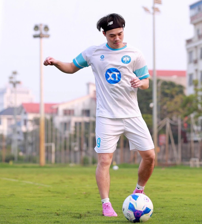 Văn Toàn chưa tái xuất ở V.League. Ảnh: CLB Nam Định