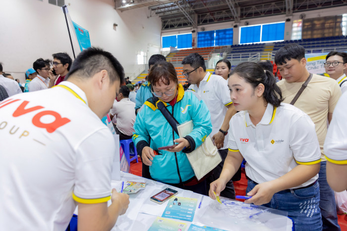 Từ thợ may đến nữ tài xế công nghệ: Câu chuyện thú vị tại Ngày hội tuyển dụng Bác Tài Xanh Ảnh 2