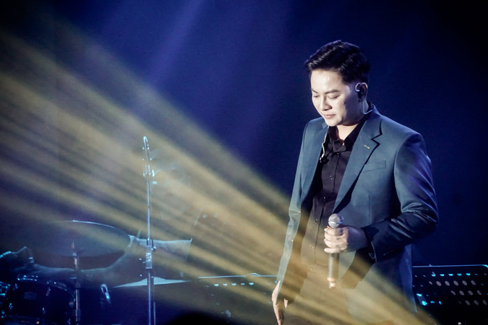 Đang hát mà khán giả liên tục xin chụp ảnh, Hoài Lâm xử lý 10 điểm Ảnh 2