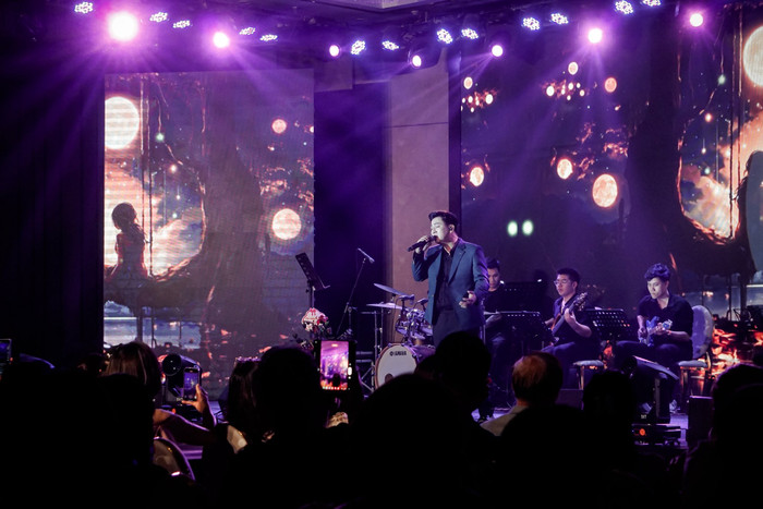 Đang hát mà khán giả liên tục xin chụp ảnh, Hoài Lâm xử lý 10 điểm Ảnh 3