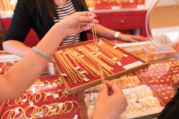 Nghe lời con trai 16 tuổi tích trữ vàng, người phụ nữ thu về khoản lãi khổng lồ Ảnh 3