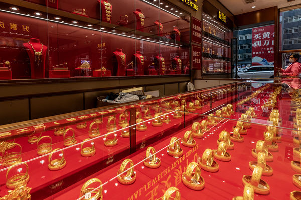 Nghe lời con trai 16 tuổi tích trữ vàng, người phụ nữ thu về khoản lãi khổng lồ Ảnh 1