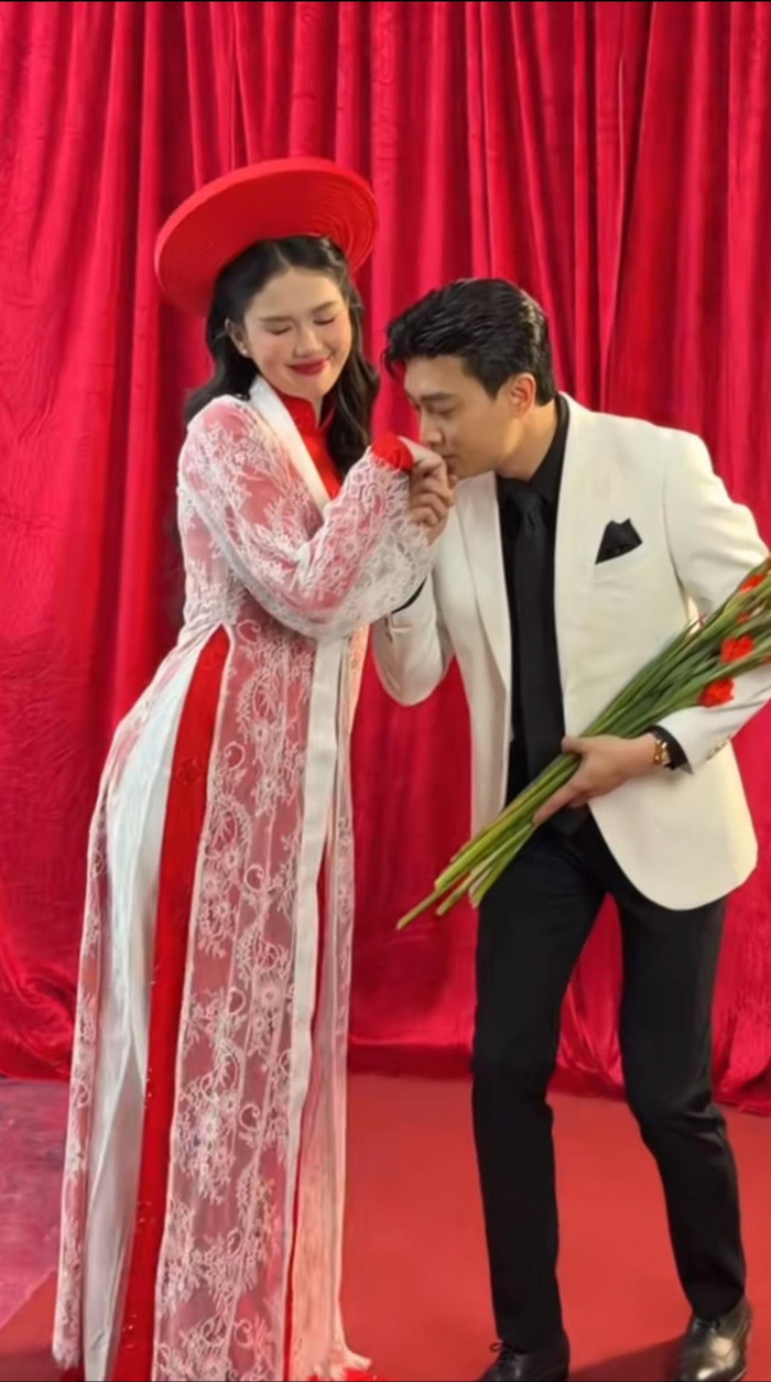 Quốc Trường hôn rồi ẵm Ngọc Trinh chụp ảnh cưới Ảnh 2