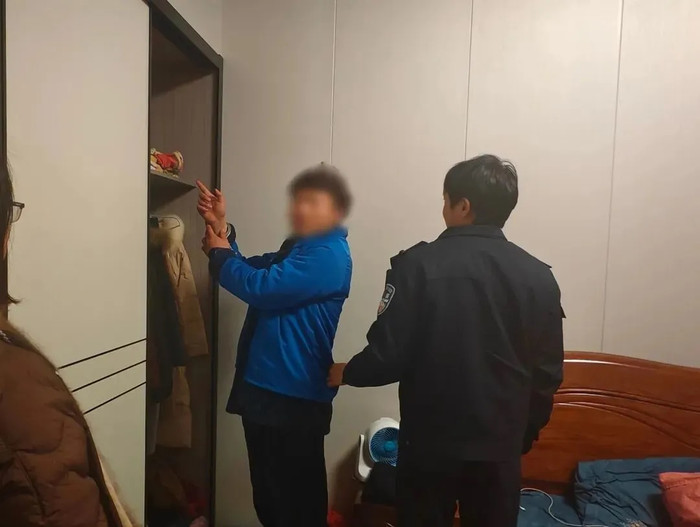 Đi dự đám cưới bạn thân, người đàn ông thực hiện hành vi đáng xấu hổ Ảnh 2