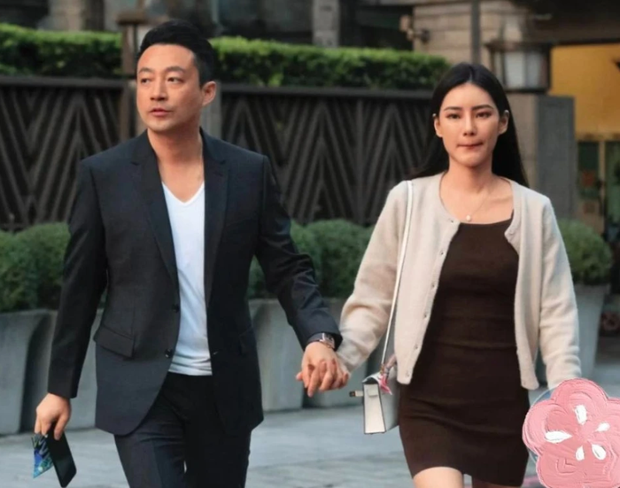 Uông Tiểu Phi và vợ Mã Tiểu Mai sau khi đăng ký kết hôn năm 2024